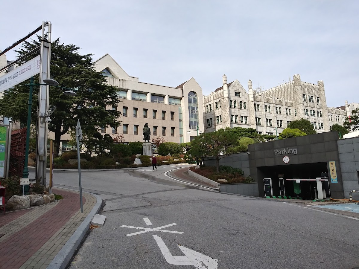 Dongduk Women's University photo 3