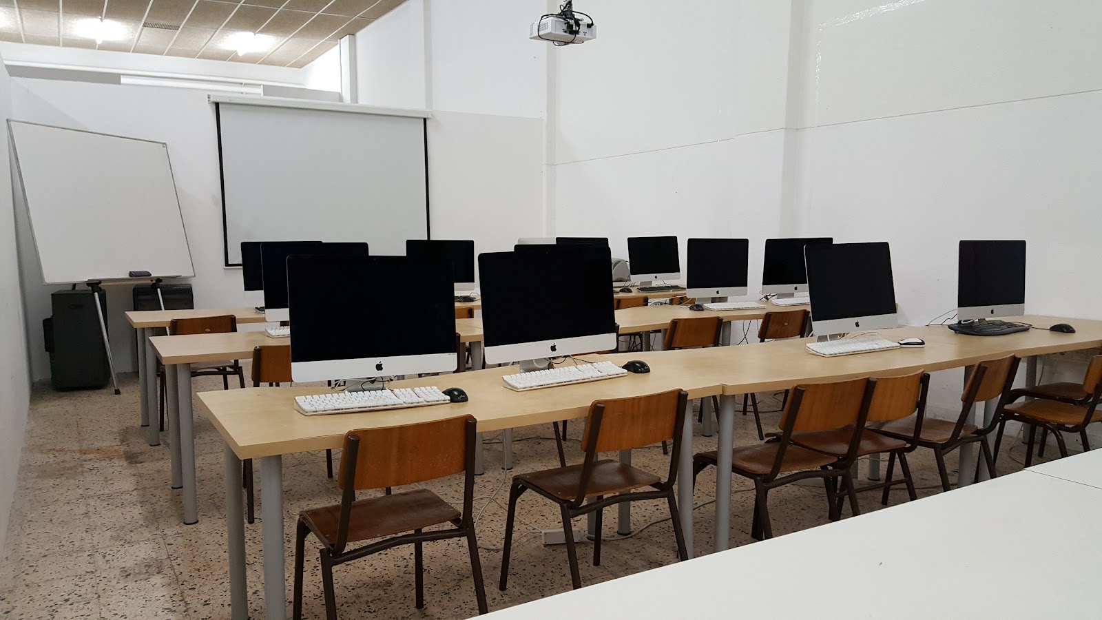 Instituto Superior de Tecnologias Avançadas de Lisboa campus