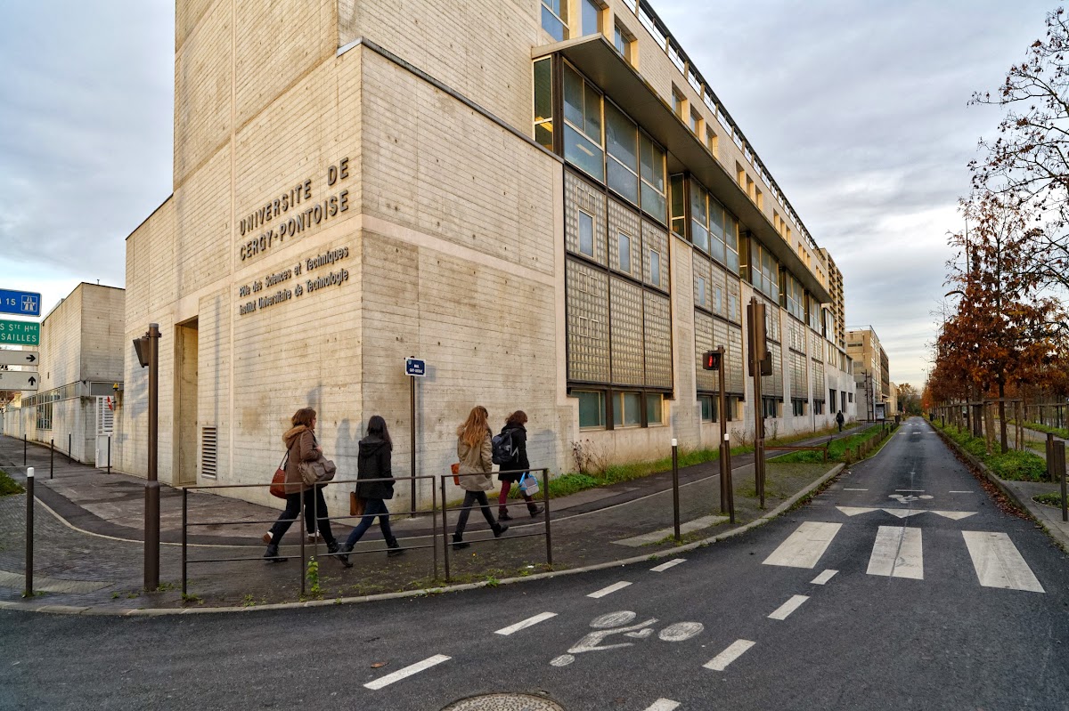 CY Cergy Paris University photo 2