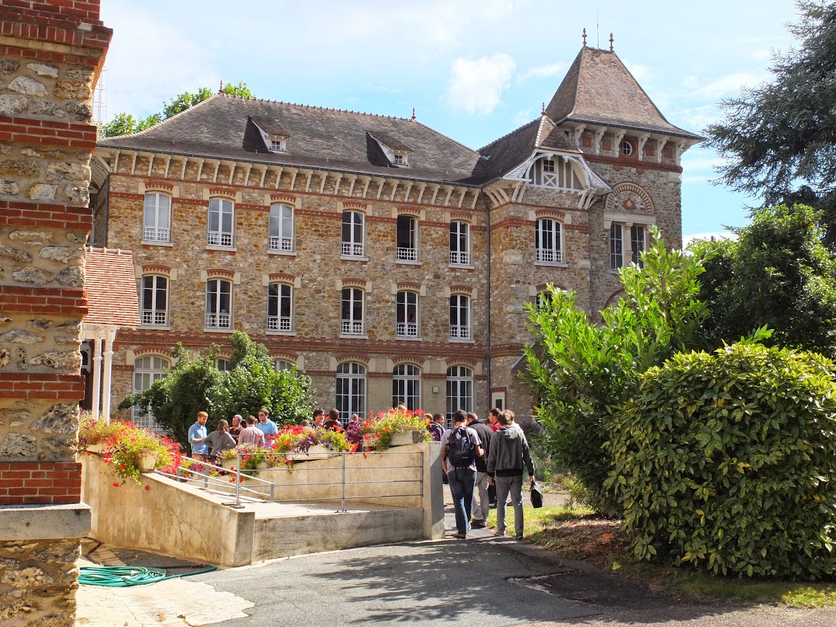 CY Cergy Paris University photo 7