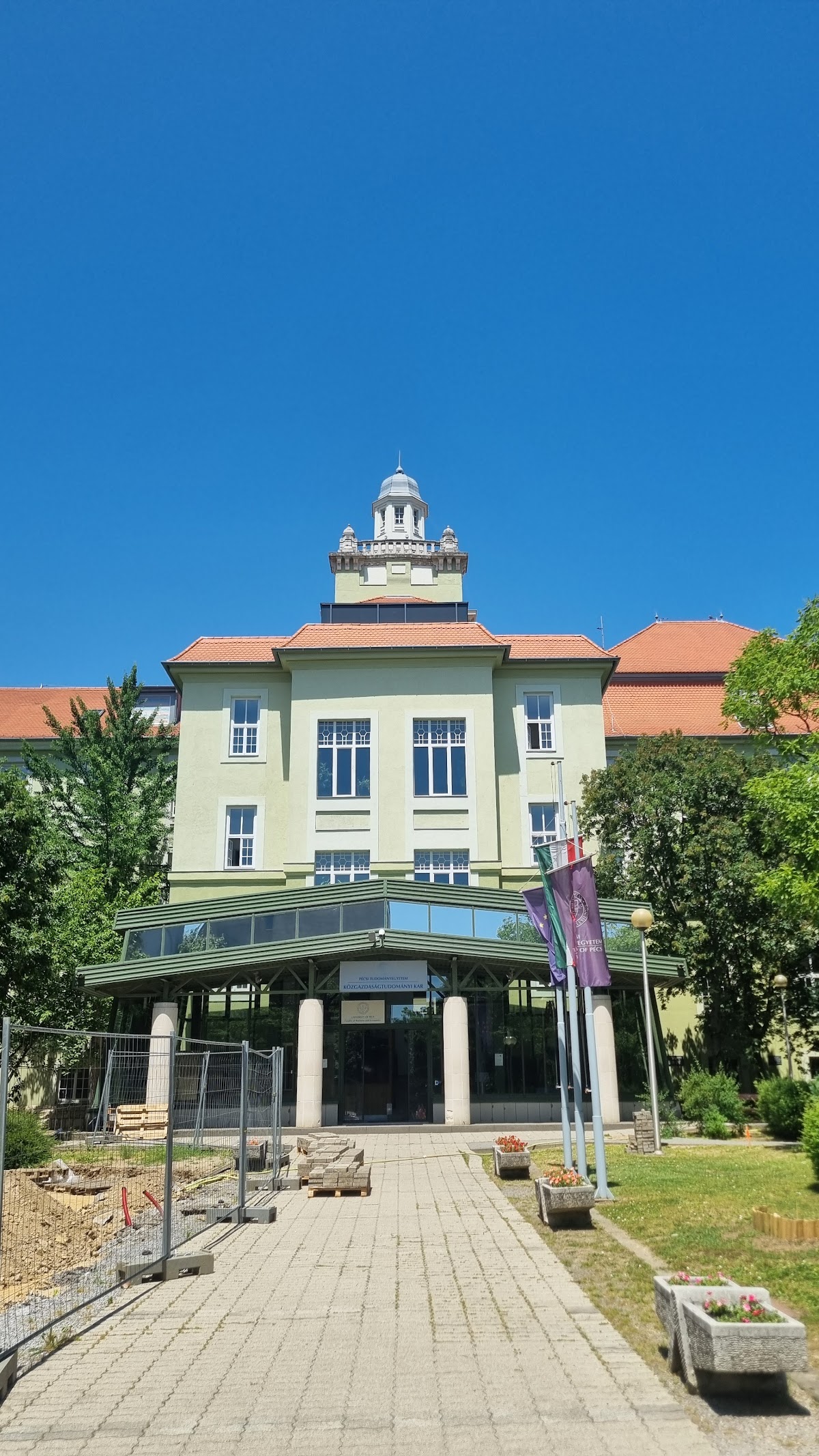 Pécs University photo 9