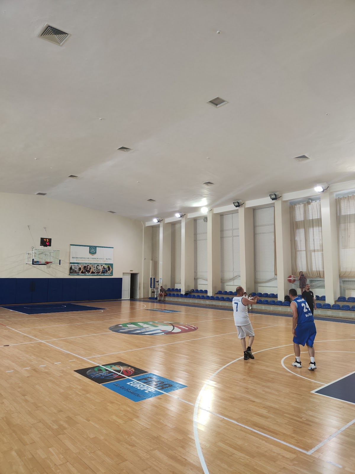 Varna University of Economics photo 8