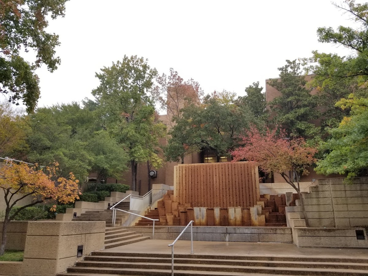 University of Texas Arlington photo 5