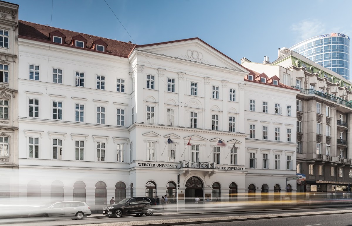 Webster Vienna Private University photo 1