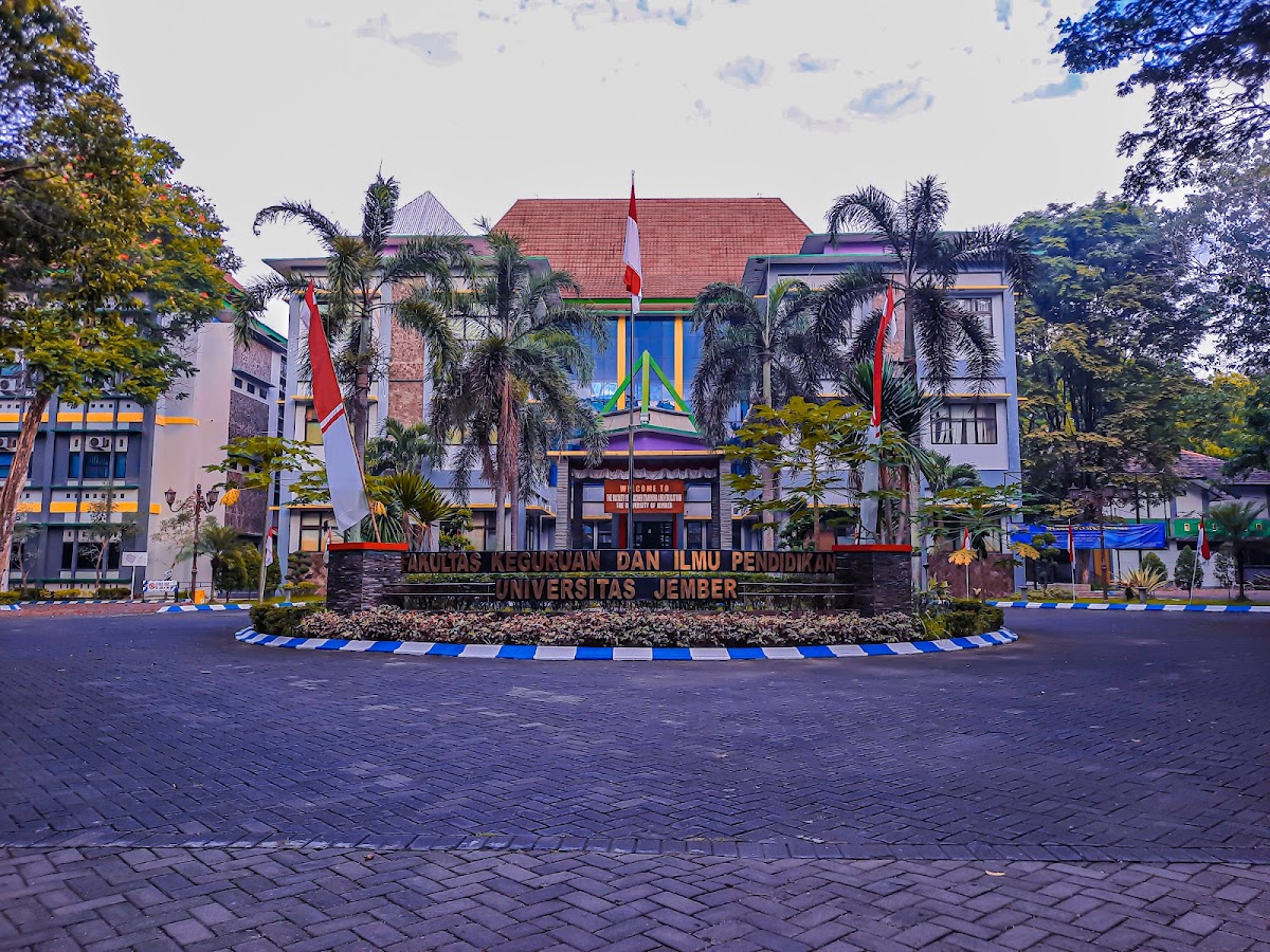 Jember University photo 6