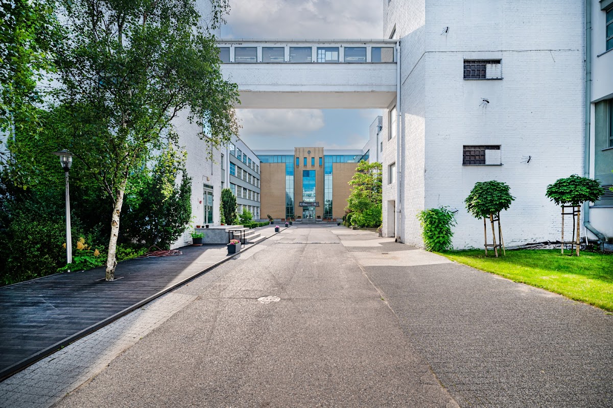 University of Social Sciences and Humanities photo 4