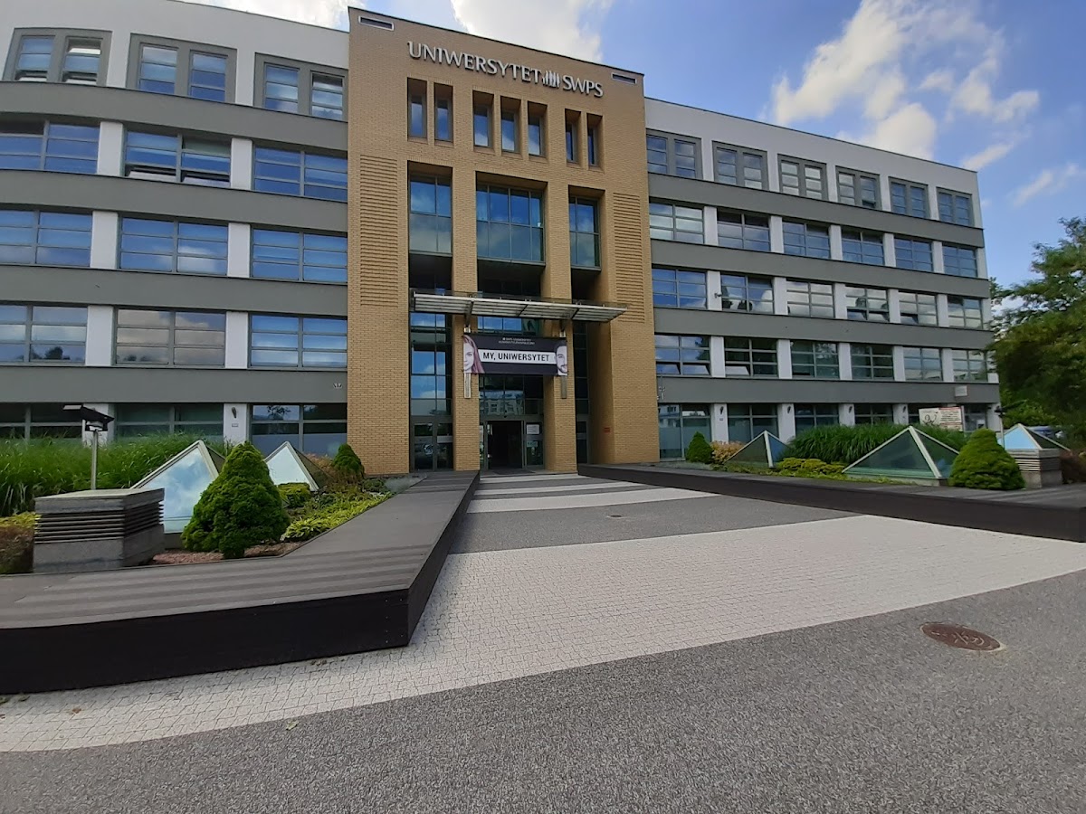 University of Social Sciences and Humanities photo 5