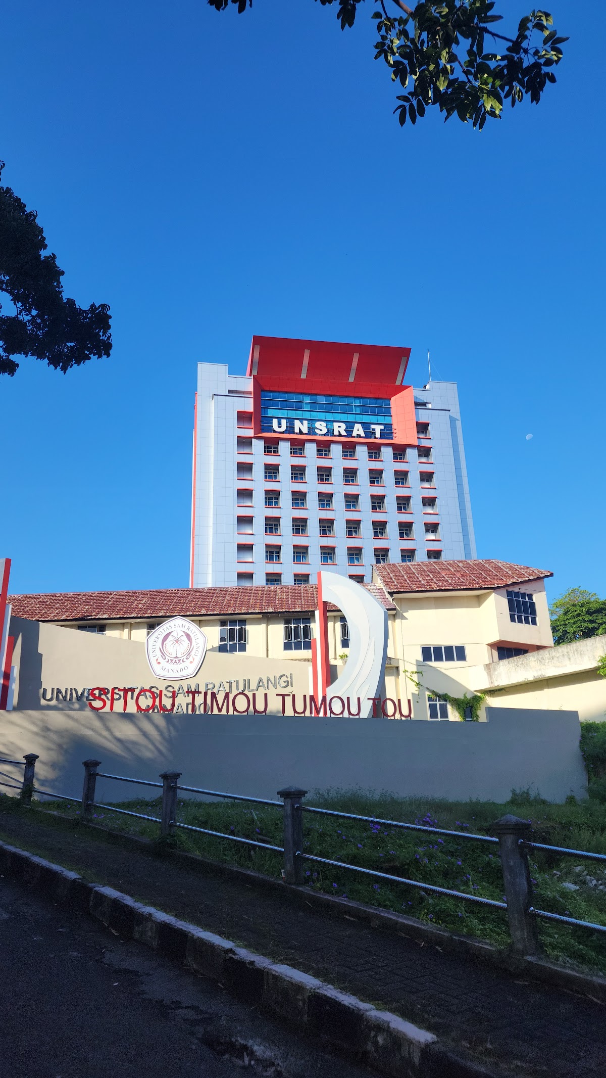 Sam Ratulangi University photo 9