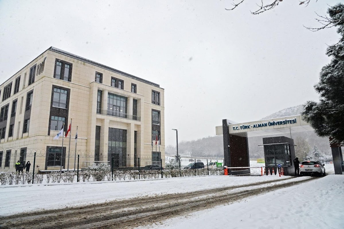 Türk-Alman University photo 3