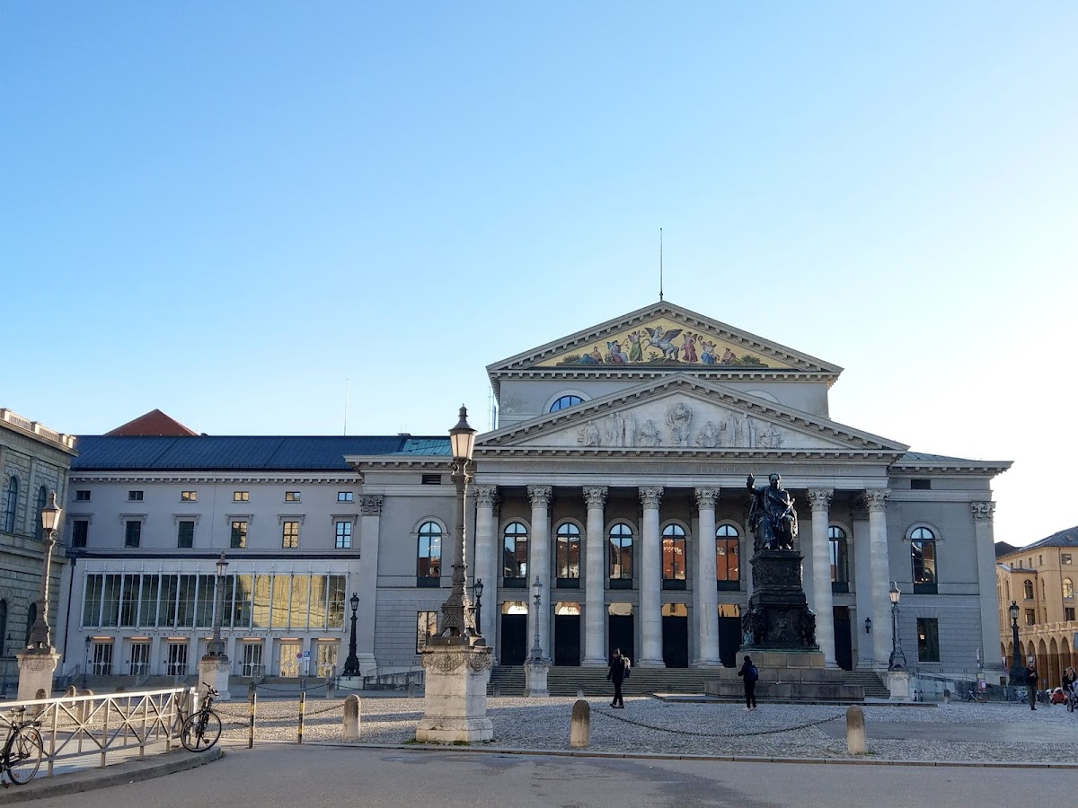 Bayerische Staatsoper photo 2
