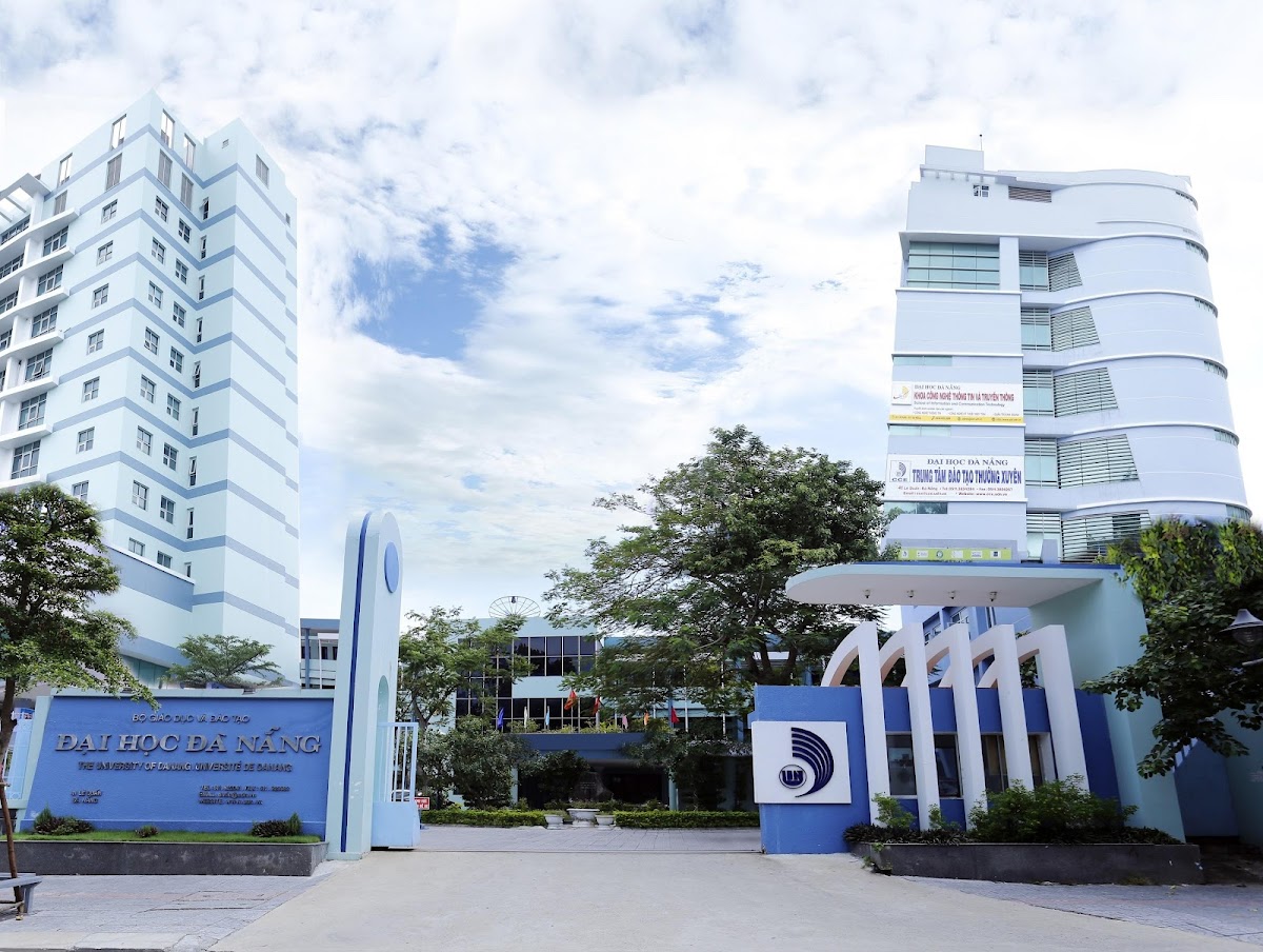 Da Nang University photo 6