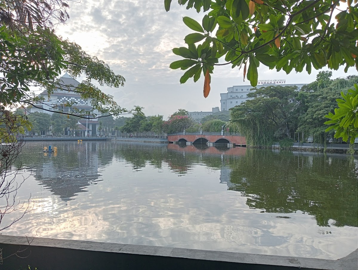 Airlangga University photo 5