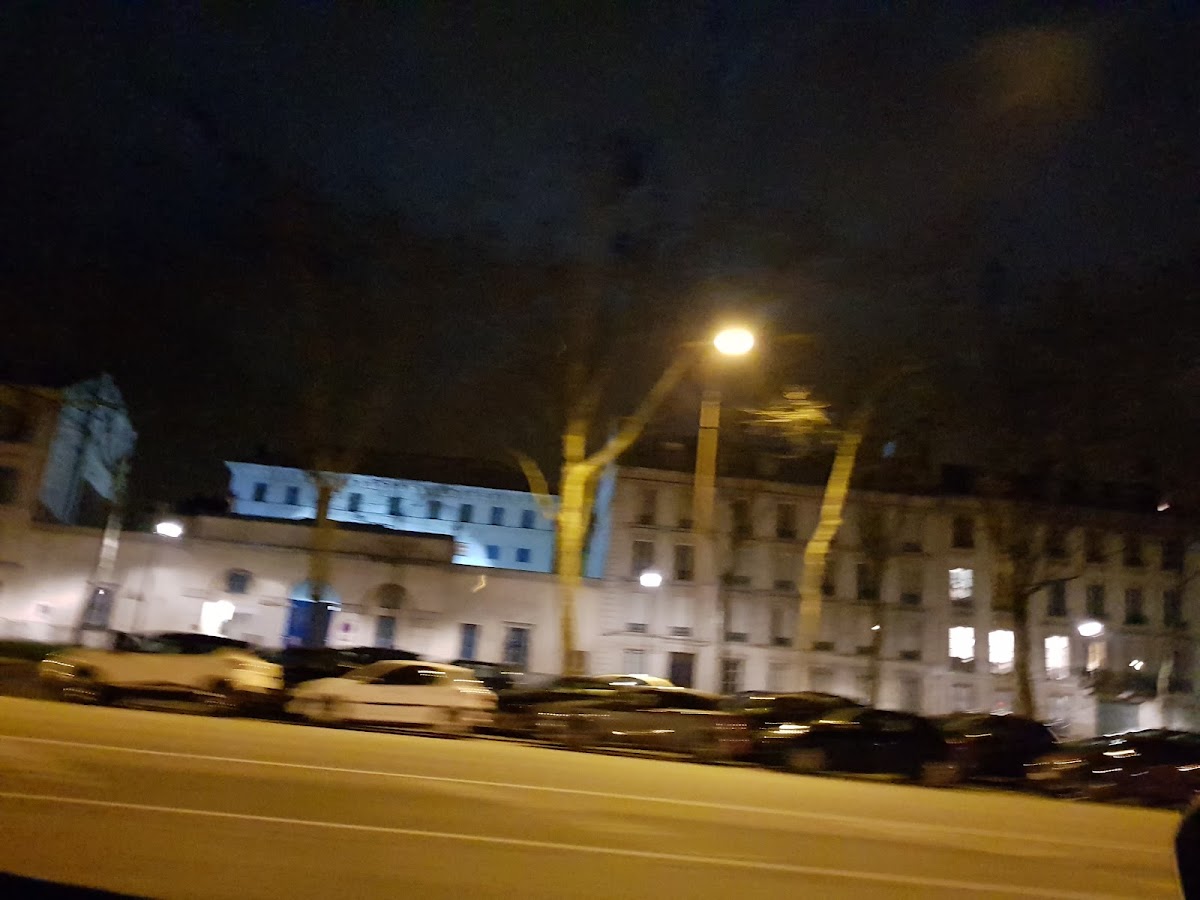 Université de Versailles Saint-Quentin-en-Yvelines photo 4