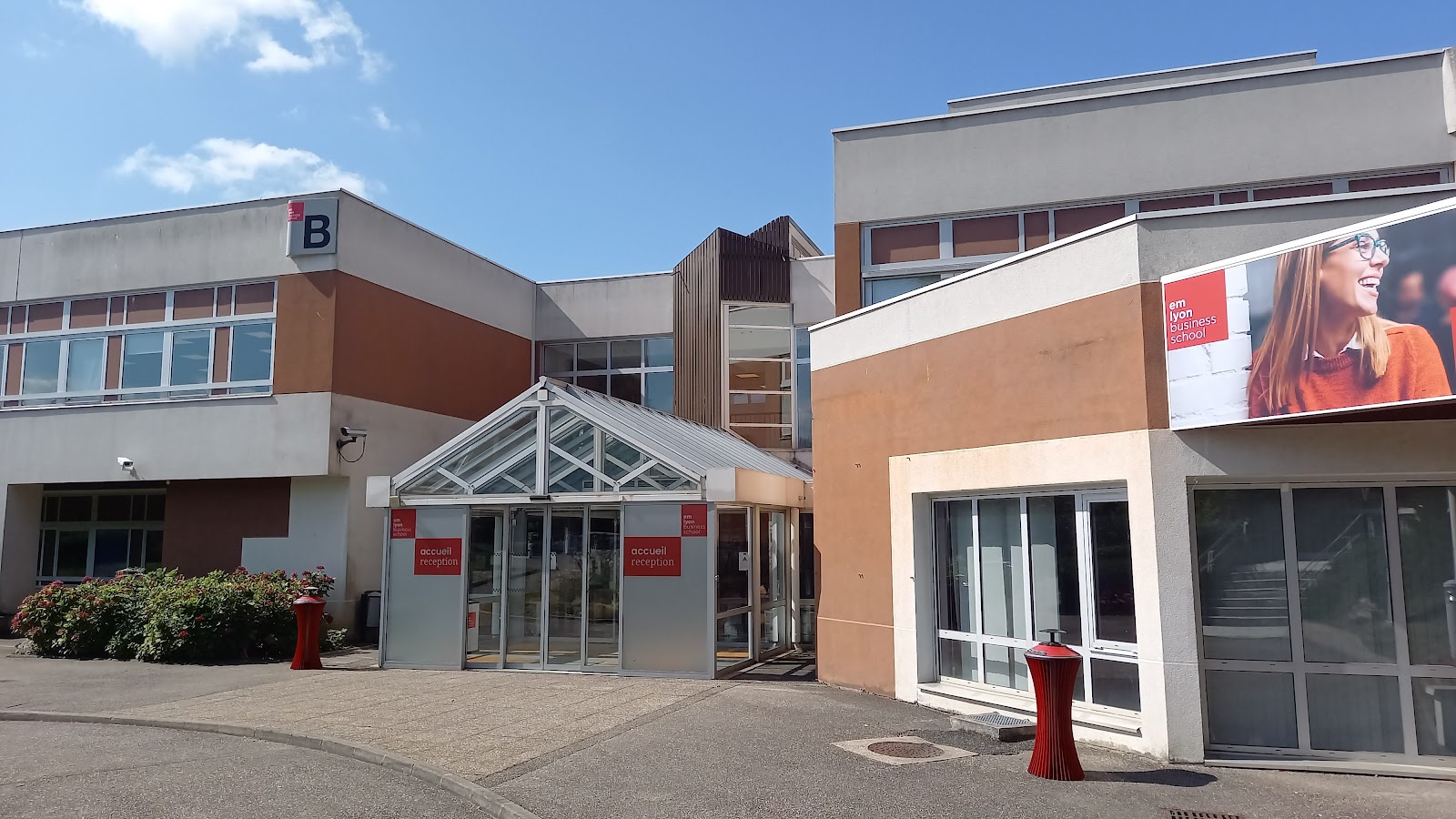 emlyon business school