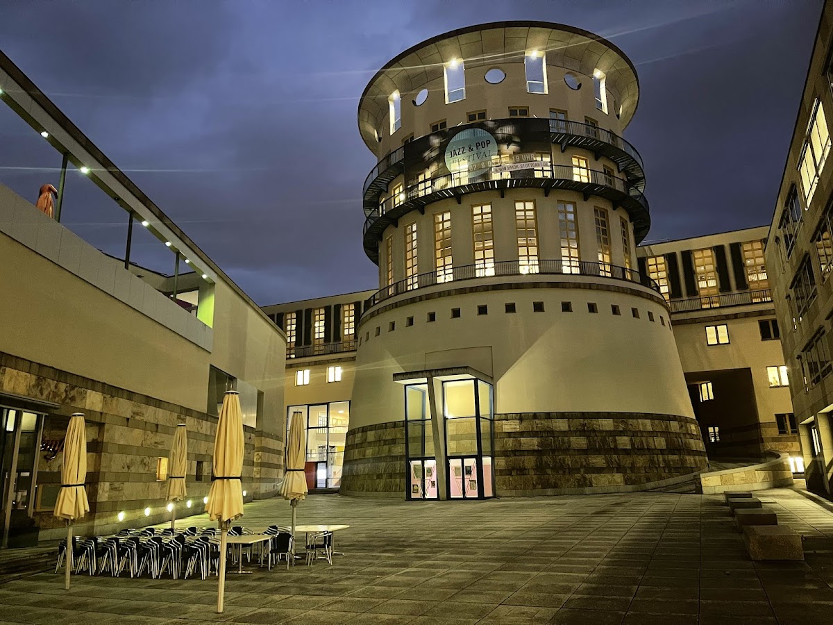 Staatliche Hochschule für Musik und Performing Arts Stuttgart photo 2