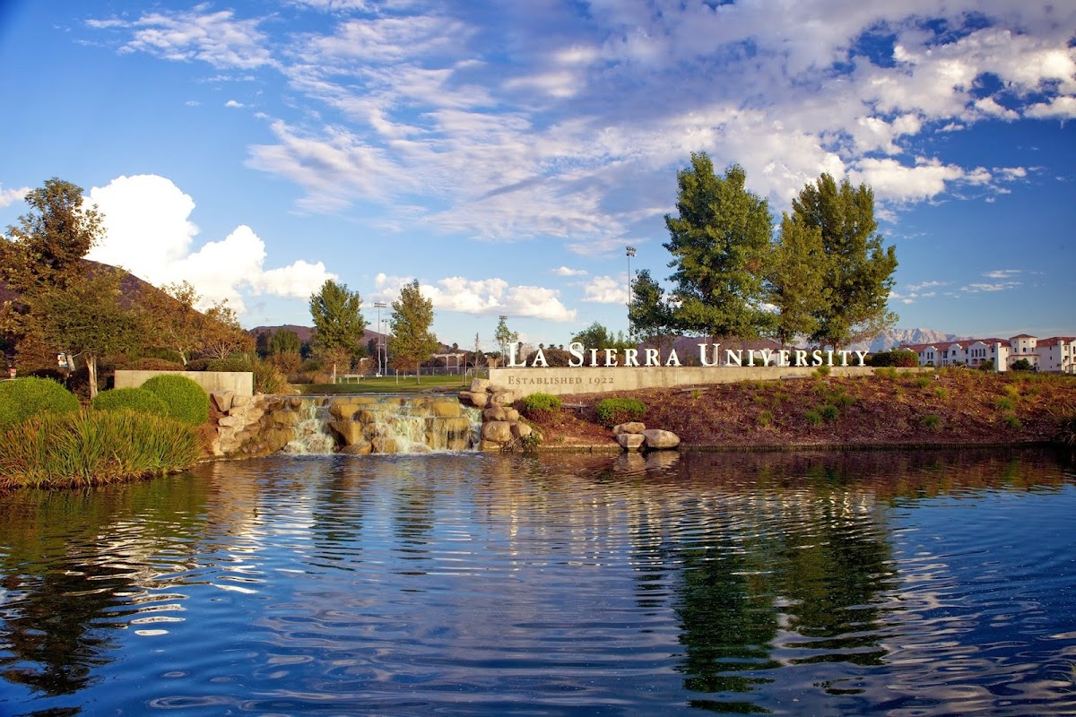 La Sierra University photo 1