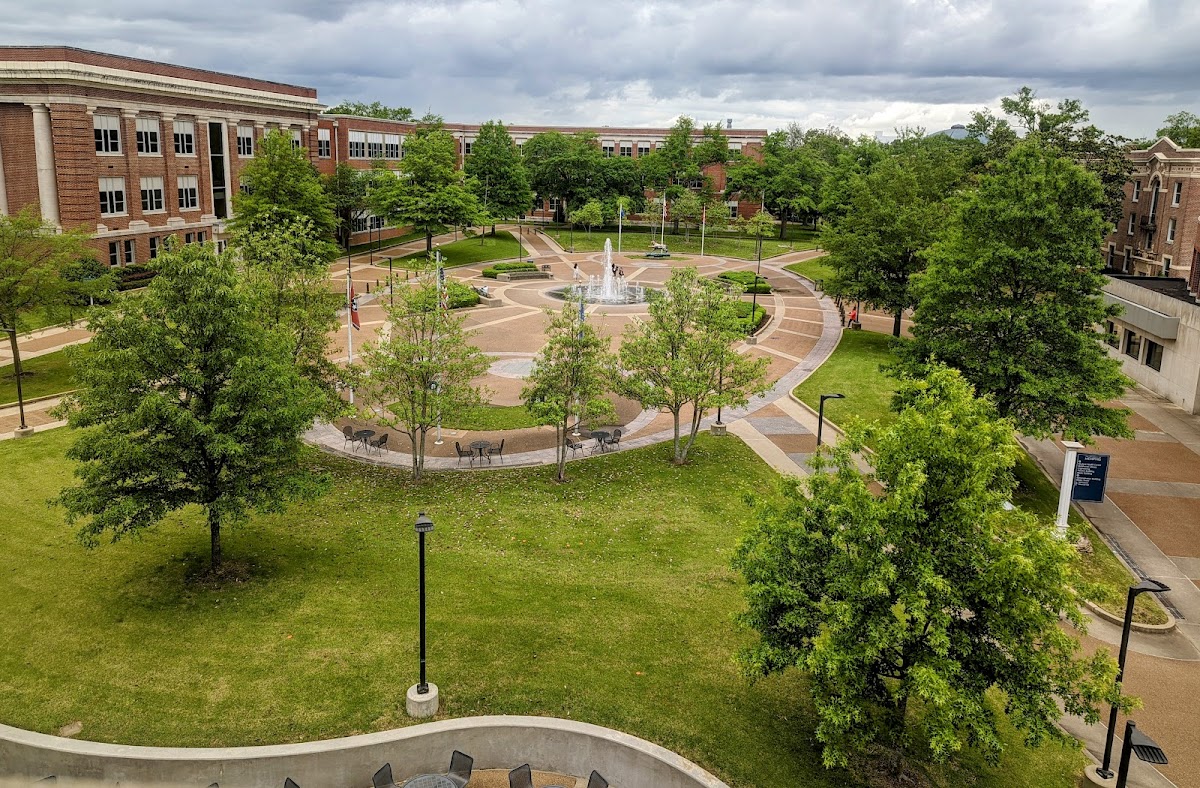 Memphis University photo 1