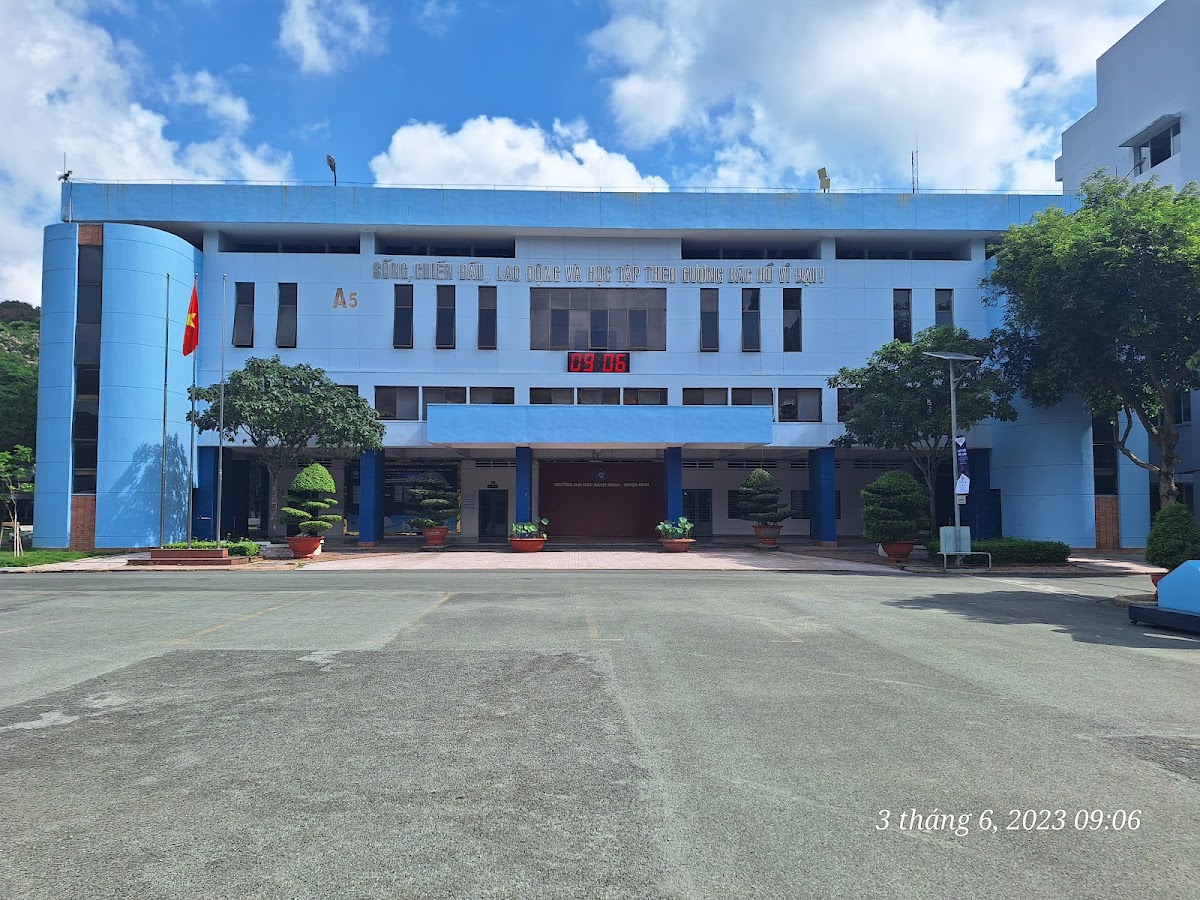 Ho Chi Minh City University of Technology photo 6