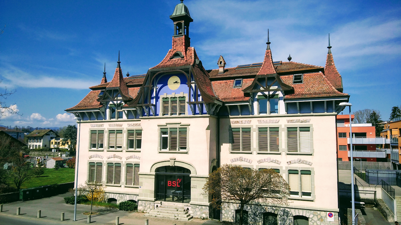 Business School Lausanne (BSL) campus