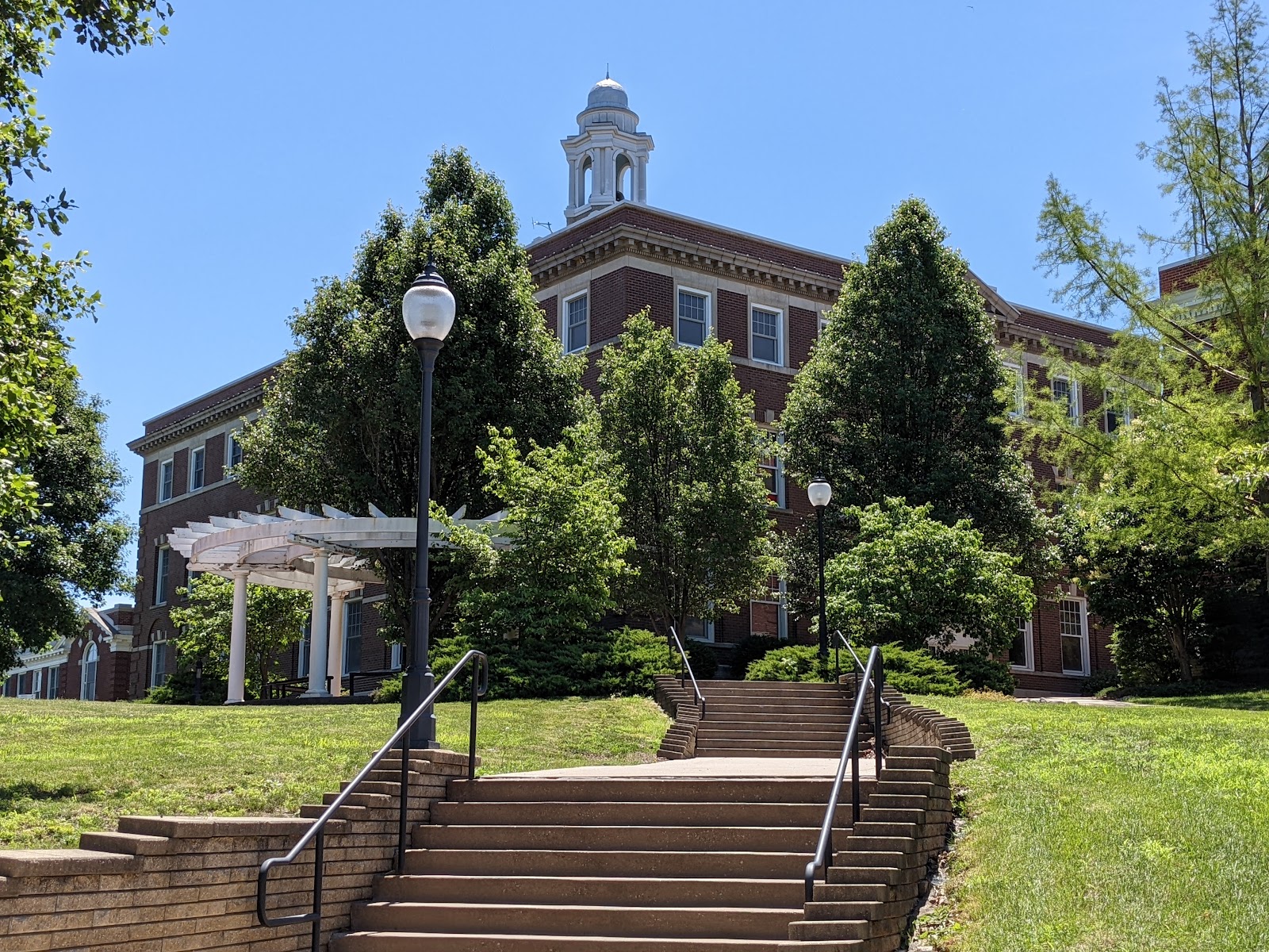 Monmouth College