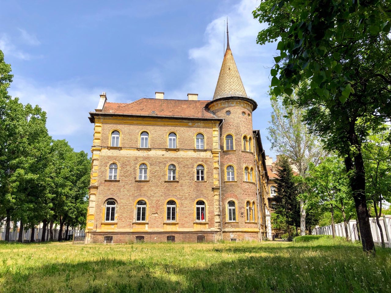 Avicenna International College campus