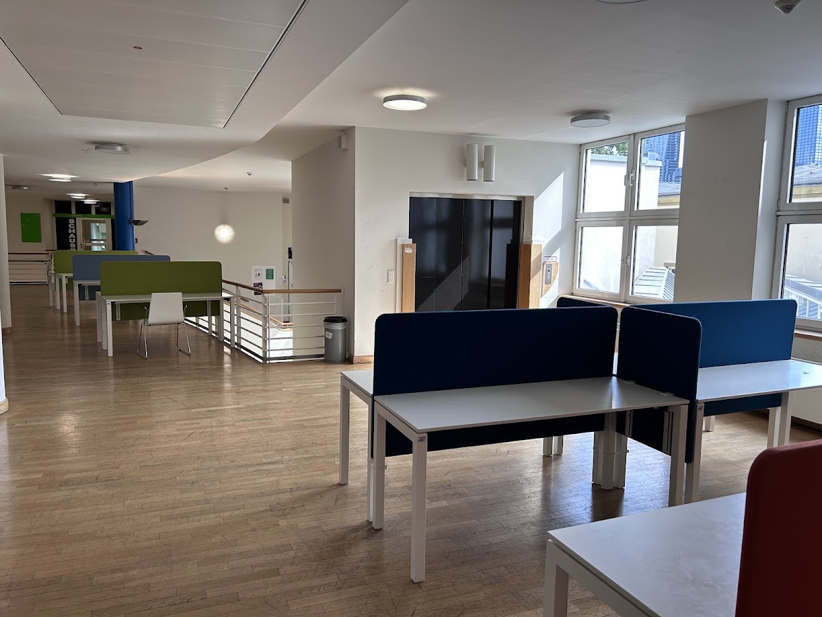 Hochschule für Musik und Darstellende Kunst Frankfurt photo 1