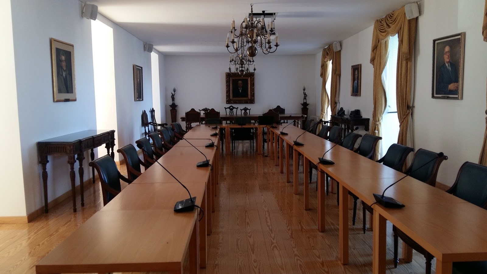 Instituto Superior de Economia e Gestão (ISEG)
