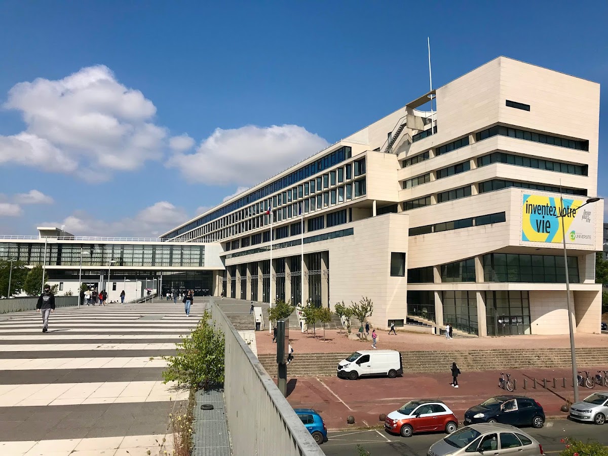 Université de Cergy-Pontoise photo 5