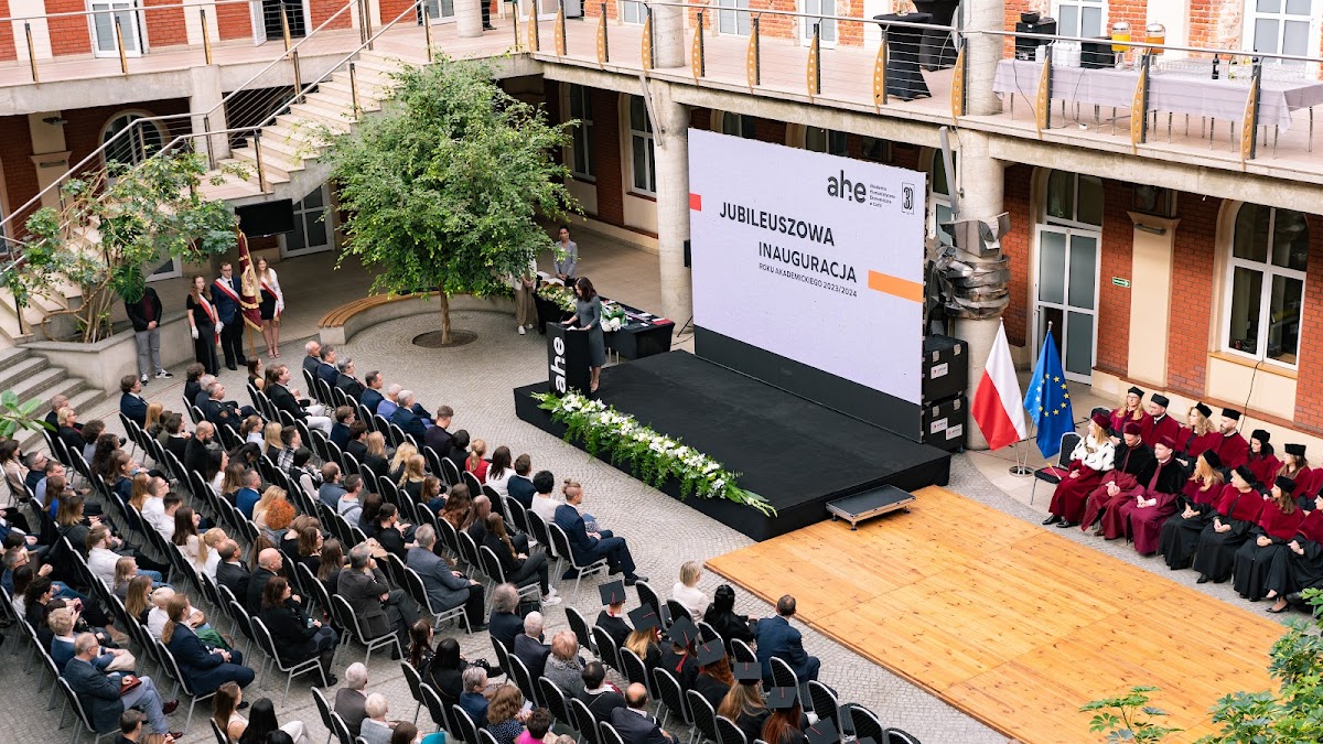 University of Humanities and Economics in Łódź photo 2