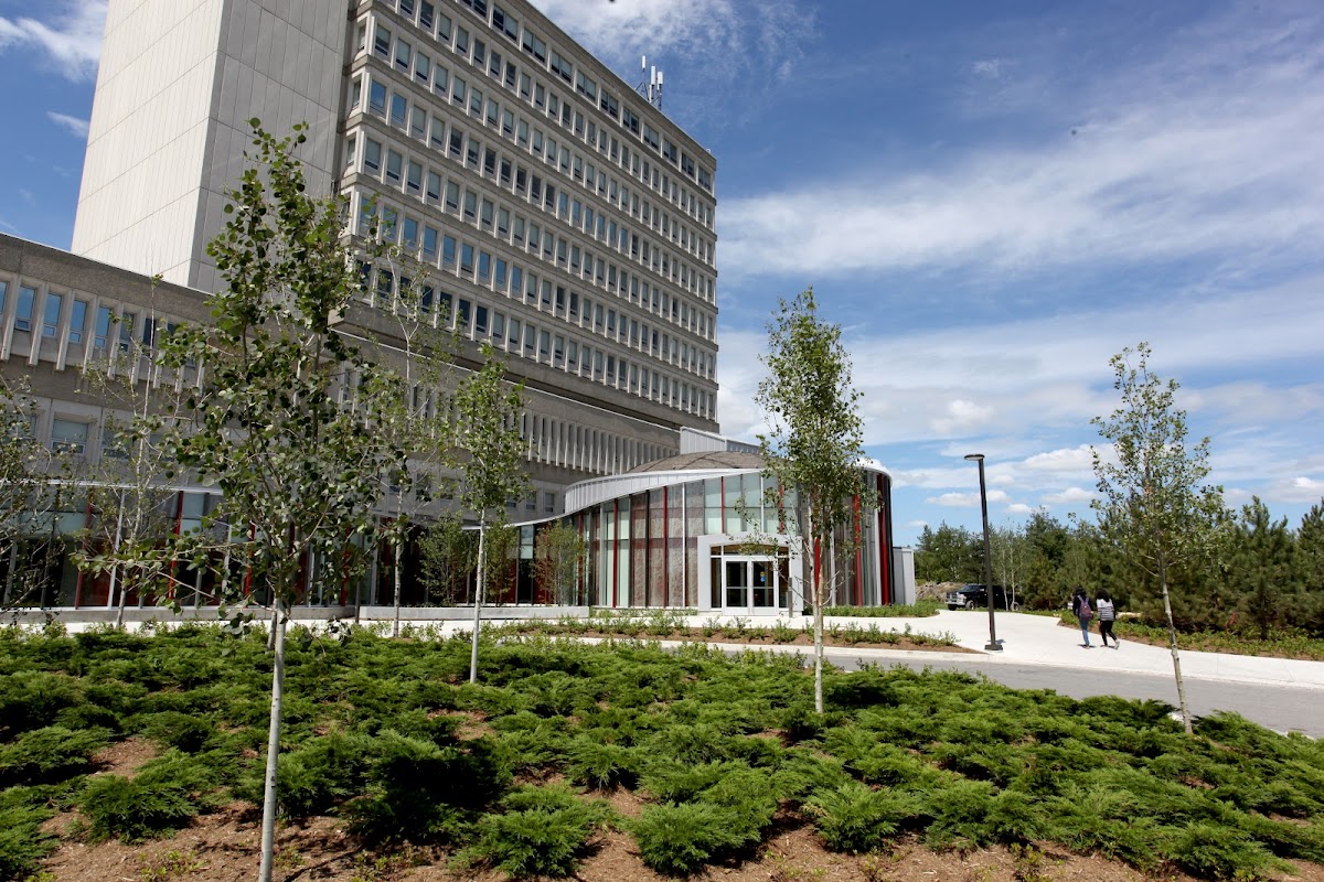 Laurentian University photo 3