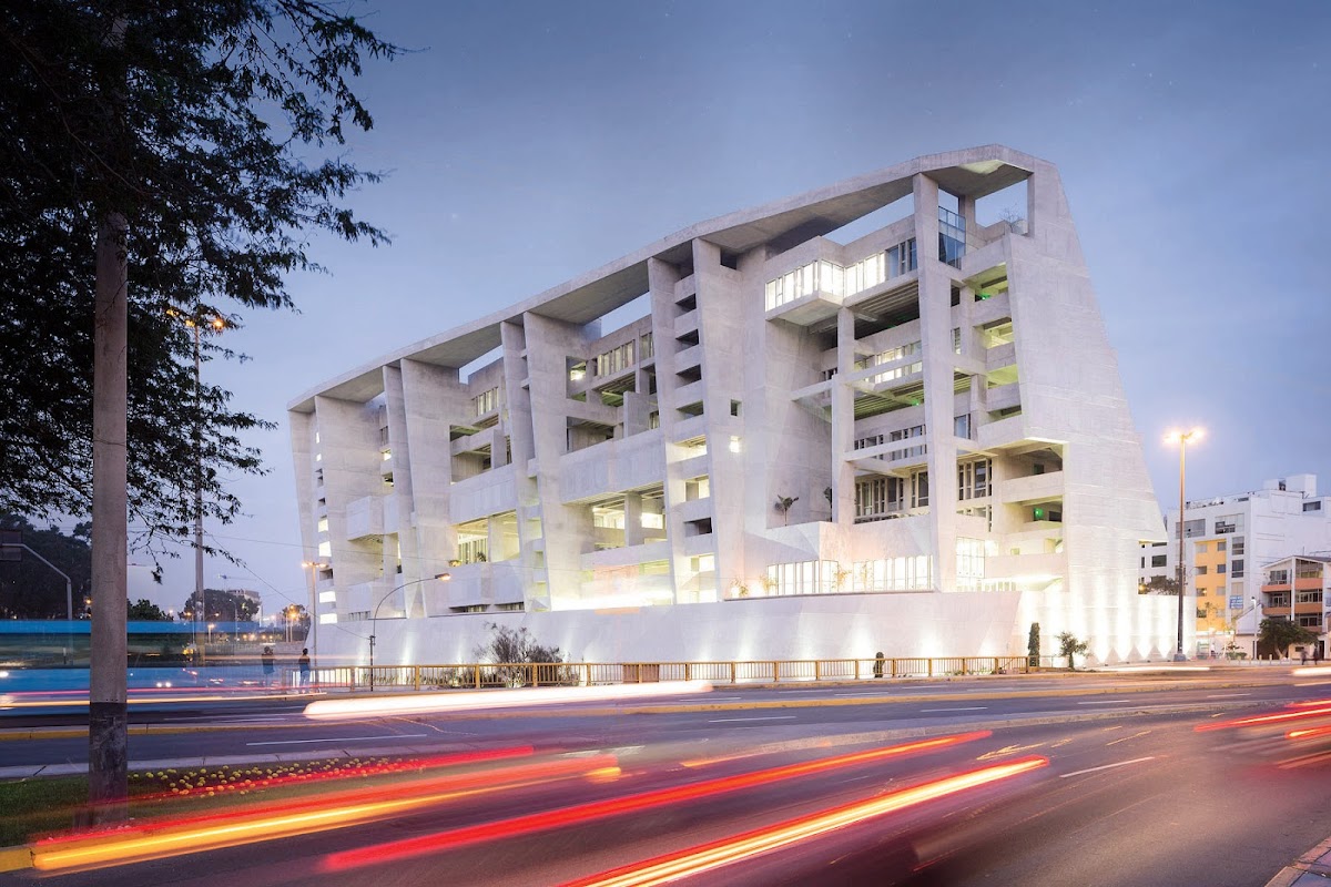 University of Engineering and Technology (UTEC) photo 2