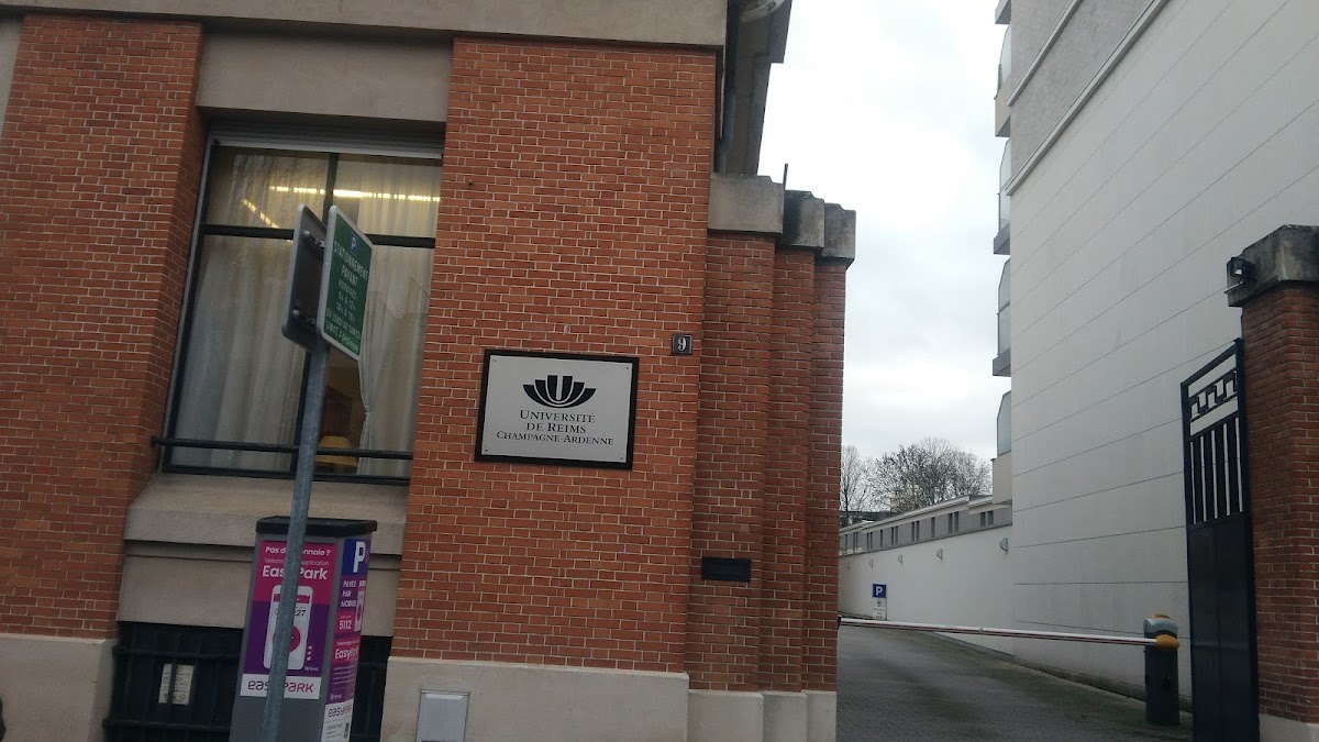 Université de Reims Champagne-Ardenne photo 2