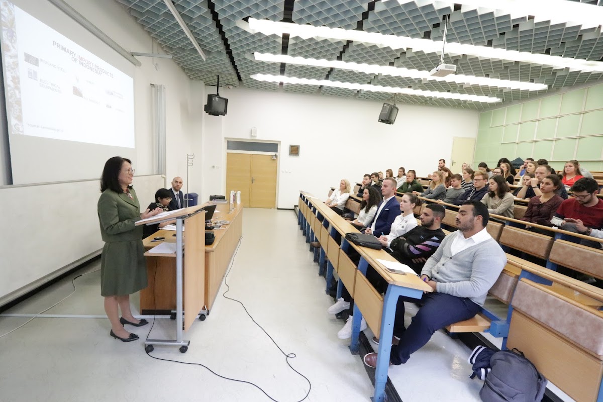 Private University of Economics in Bratislava photo 6