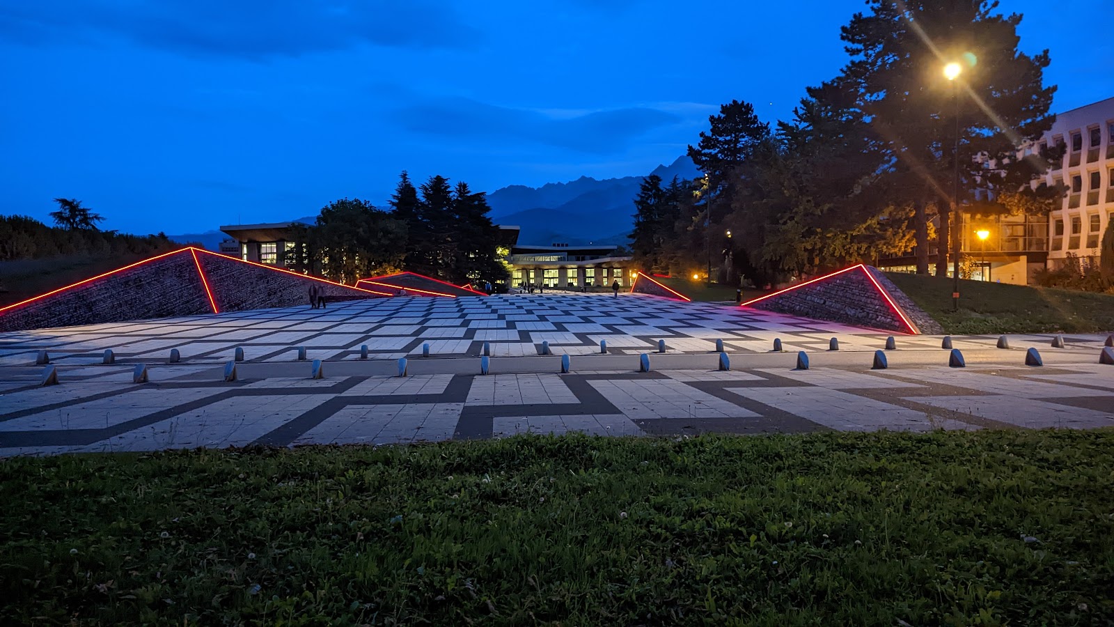 University of Grenoble Alpes