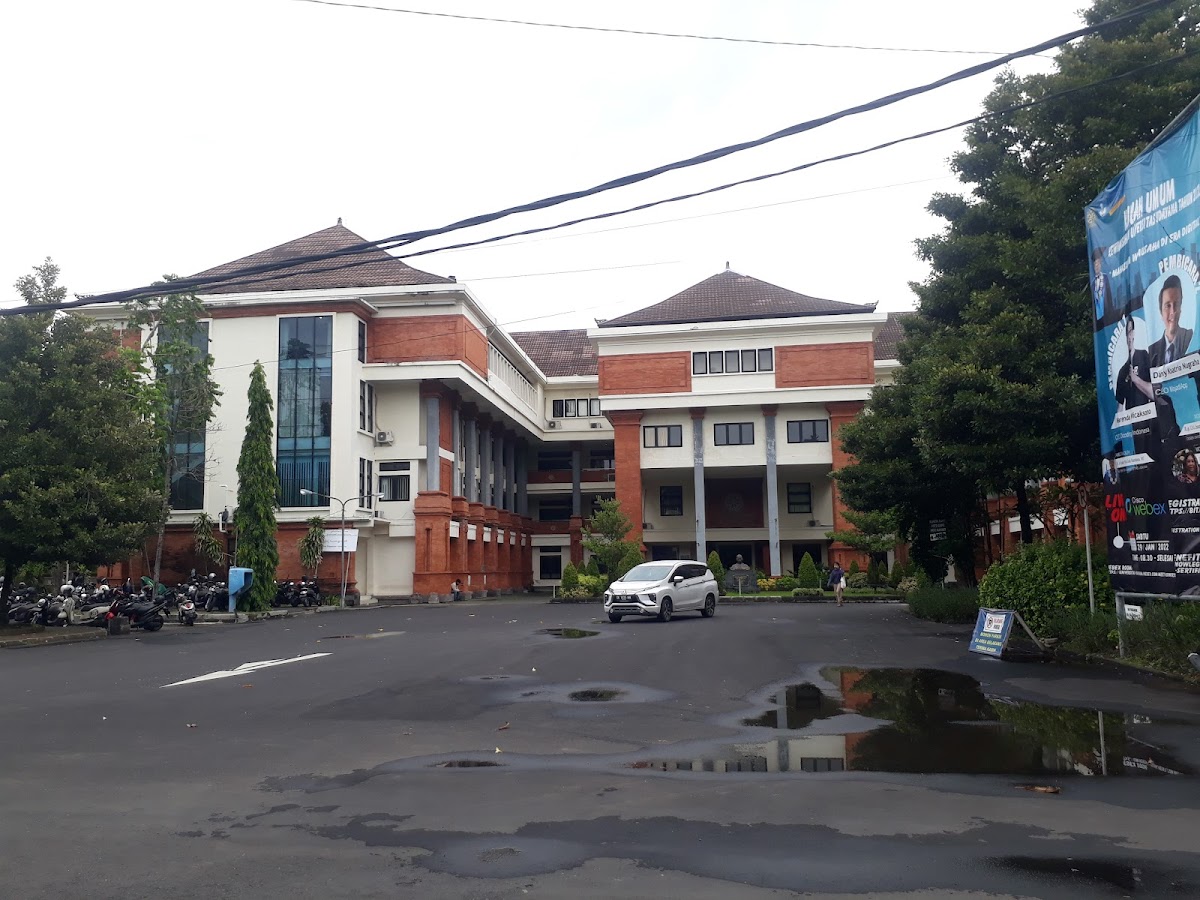 Udayana University photo 2