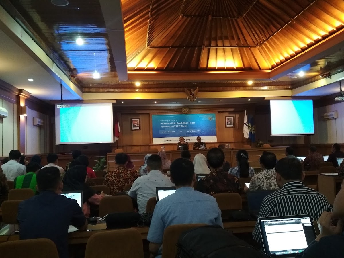 Udayana University photo 6