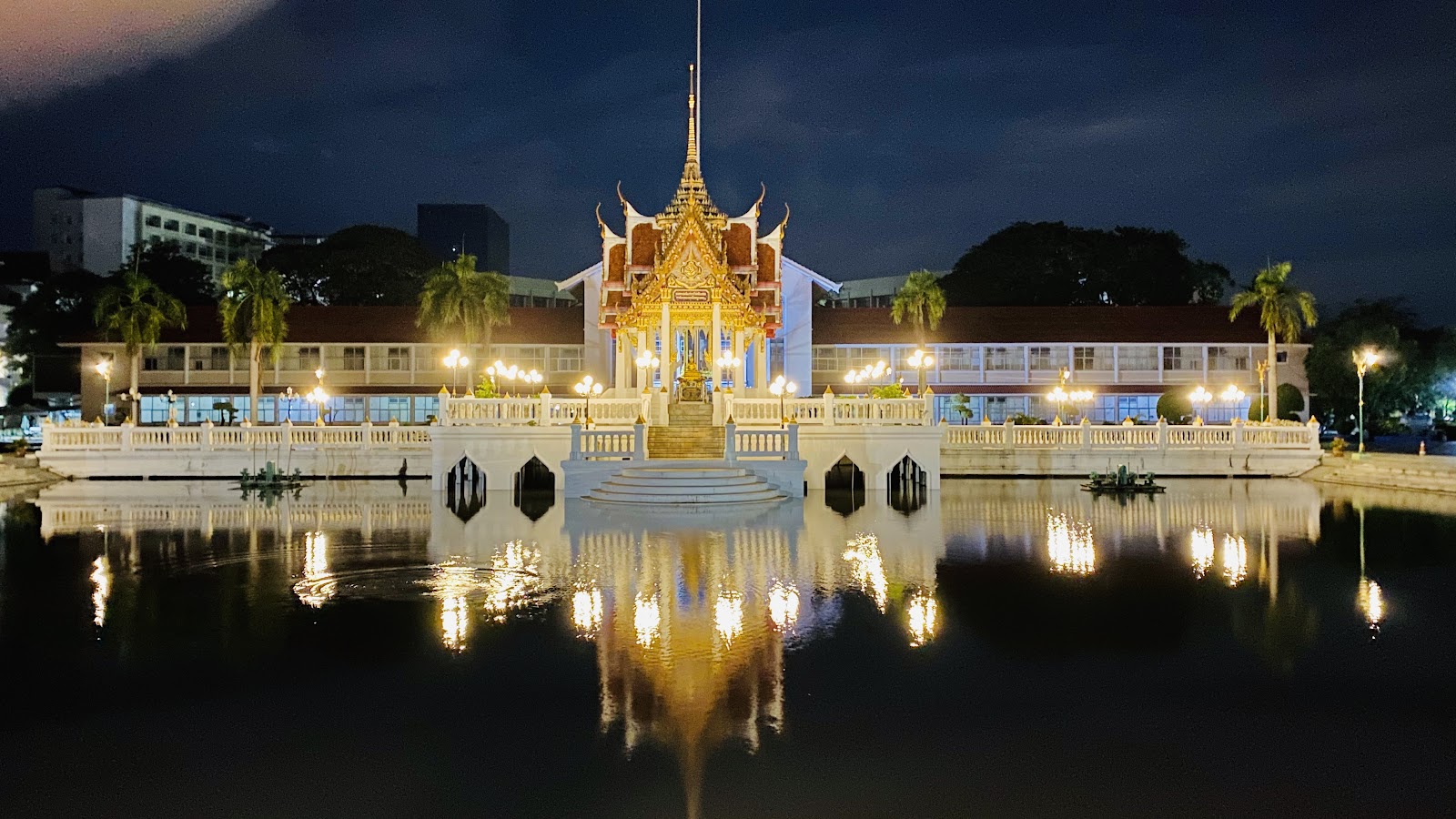 Rajamangala University of Technology Krungthep campus