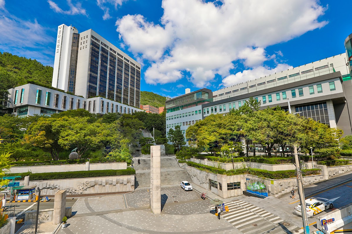 Dong-A University photo 3