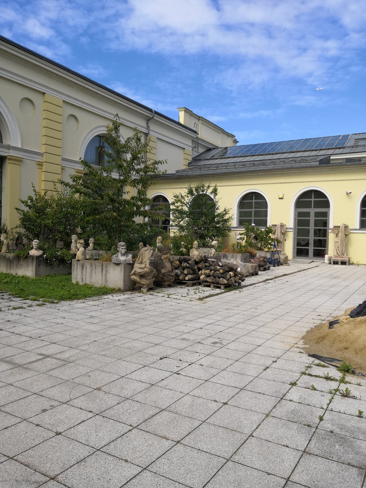 Higher School of Applied Arts photo 9